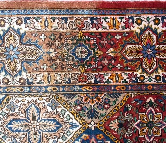 فرش ماشینی را در معرض نور خورشید قرار ندهید