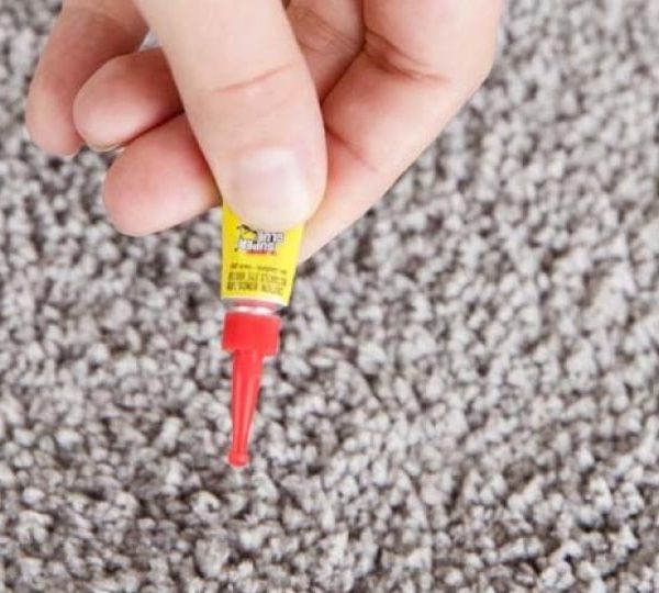 پاک کردن چسب از روی فرش - قالیشویی ابریشم خراسان