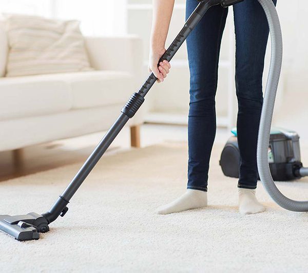 روش صحیح جارو کردن فرش - قالیشویی ابریشم