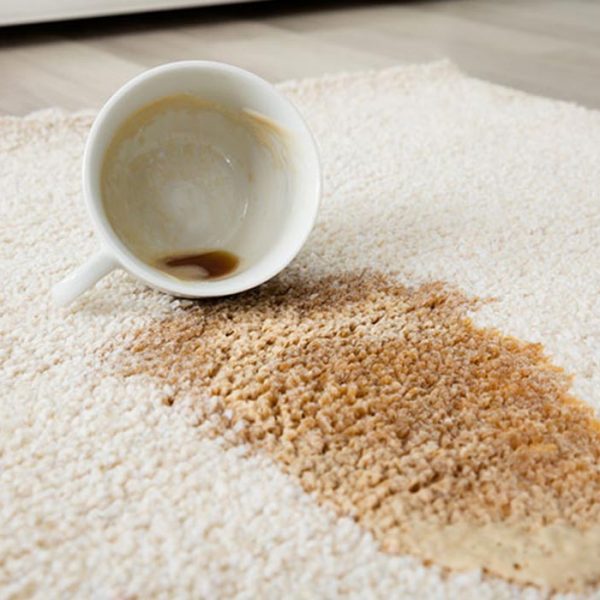 پاک کردن لکه چای از روی فرش به چه روش هایی صورت می‌گیرد؟ - قالیشویی ابریشم
