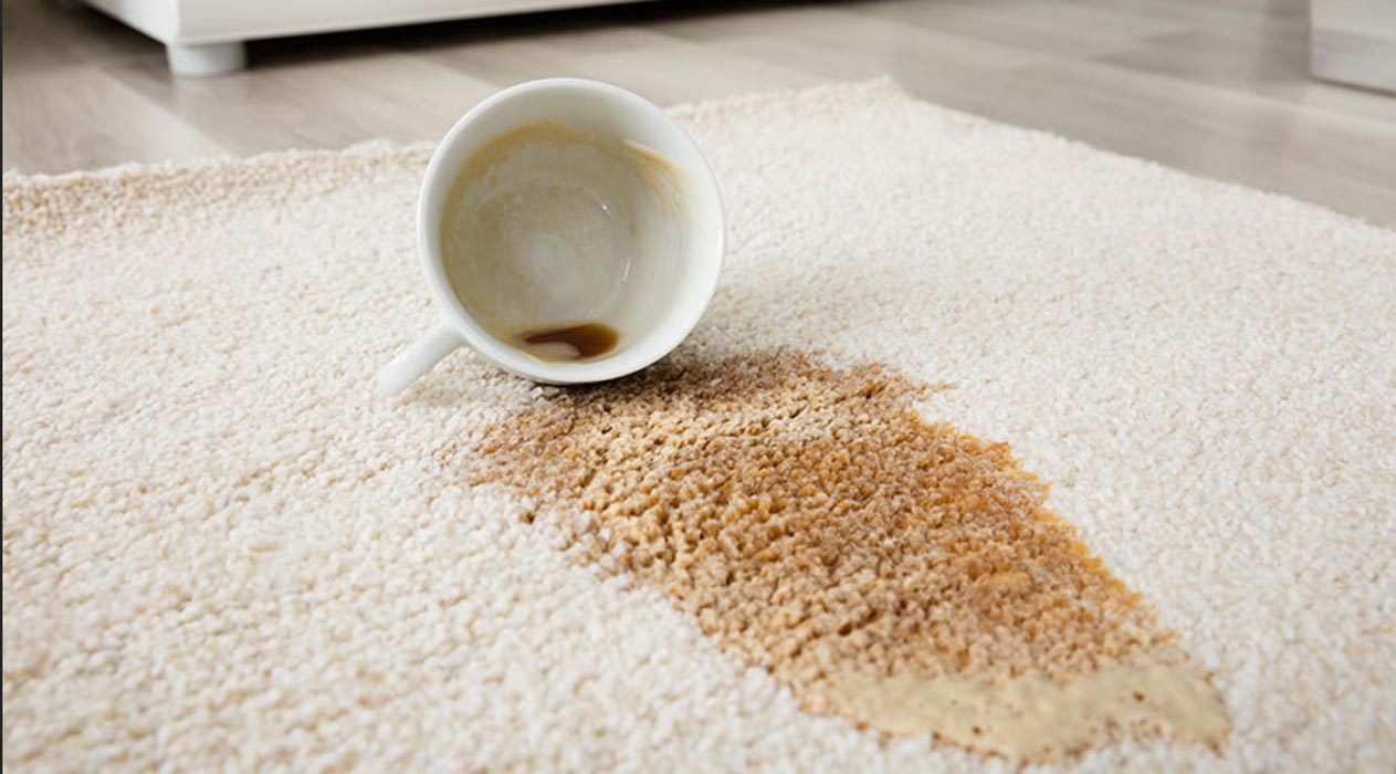 پاک کردن لکه چای از روی فرش به چه روش هایی صورت می‌گیرد؟ - قالیشویی ابریشم