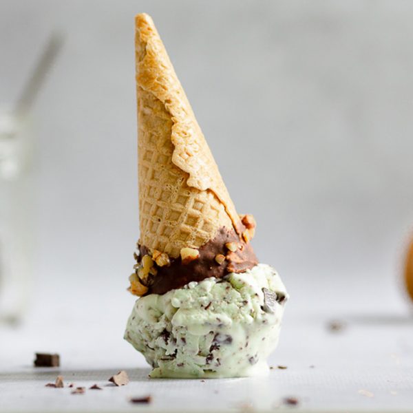 پاک کردن لکه بستنی از روی فرش